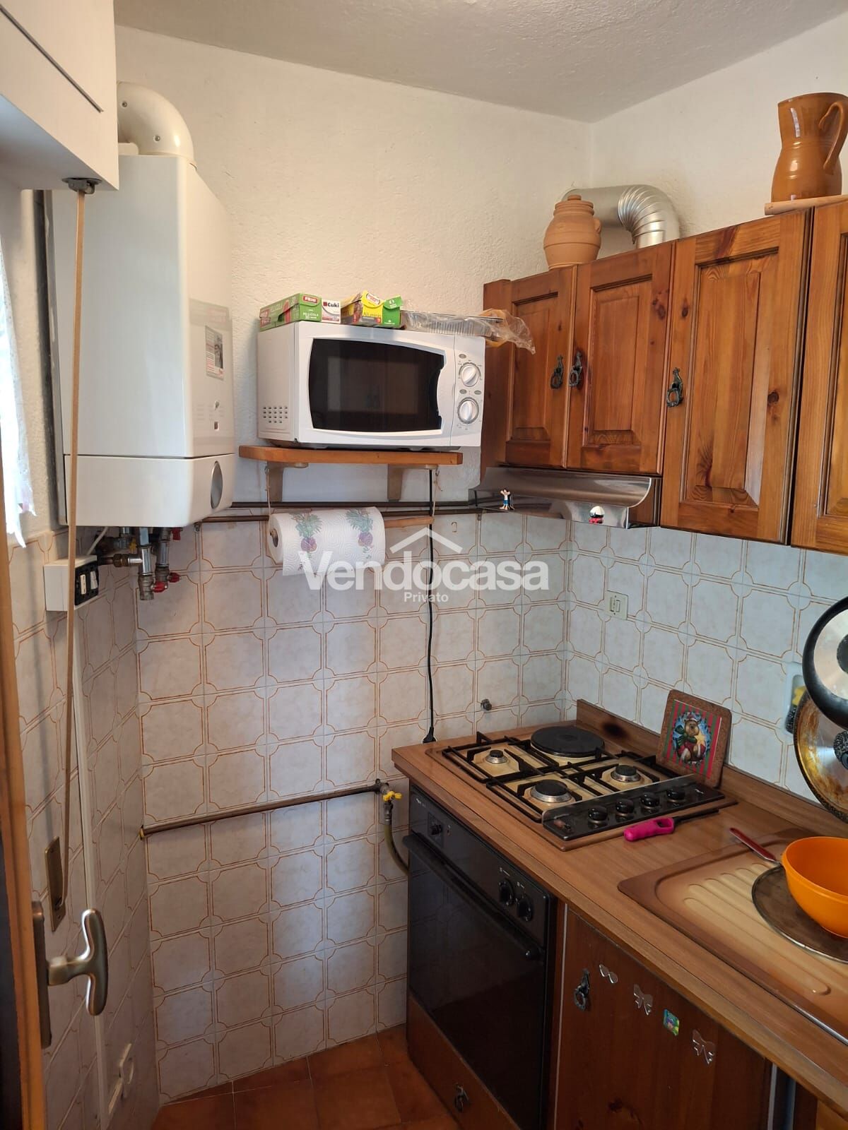 Appartamento di 45mq, 2 locali, 1 bagno, 1 camera da letto, con balcone e pavimenti in parquet, in v