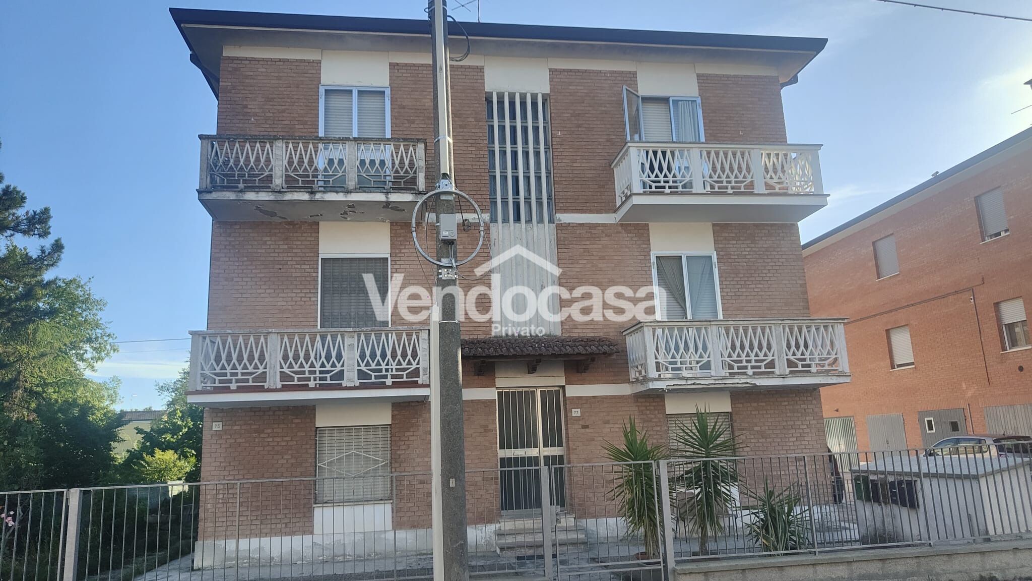 NUOVA CASA, NUOVA VITA