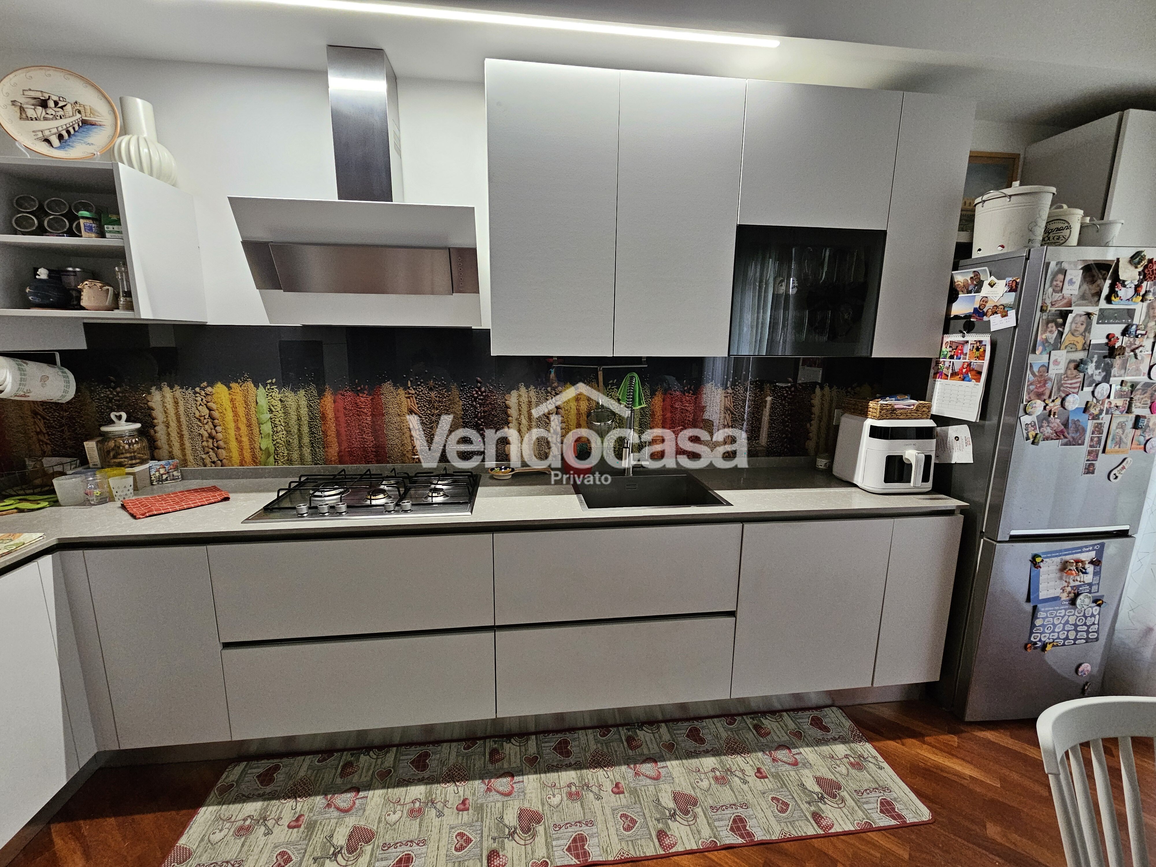 Elegante quadrilocale ristrutturato con tripla esposizione