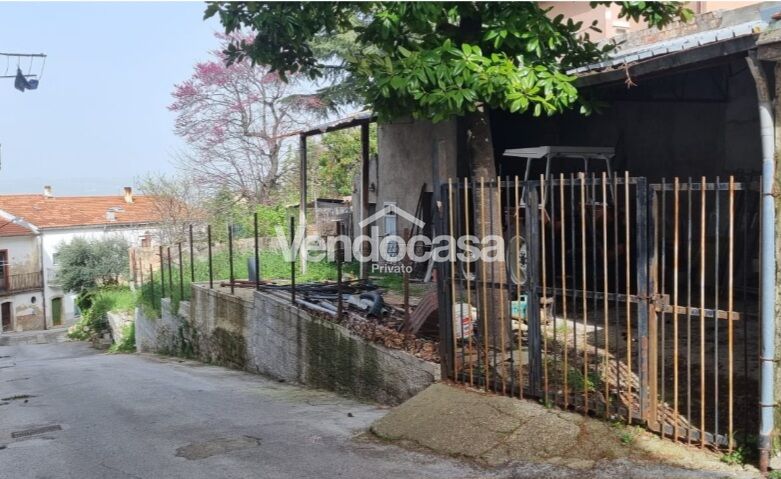 Casa con giardino e garage - Molise