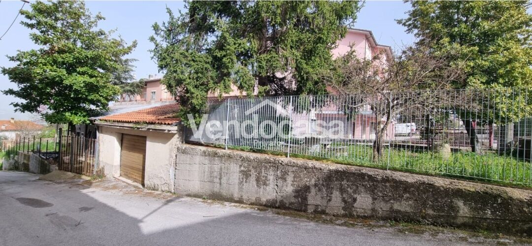 Casa con giardino e garage - Molise