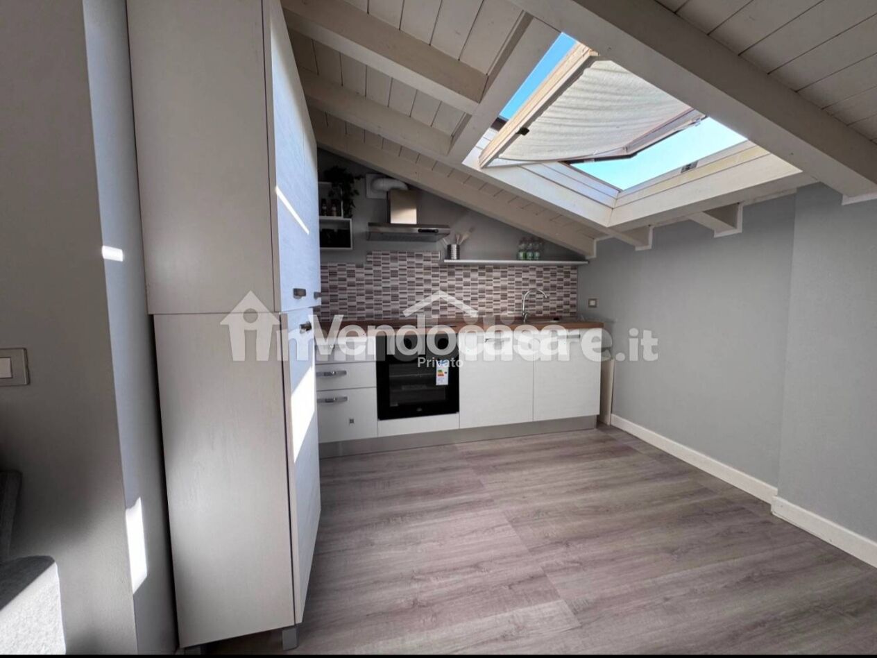 ATTICO IN CENTRO – in vendita da privato a Broni – foto 1