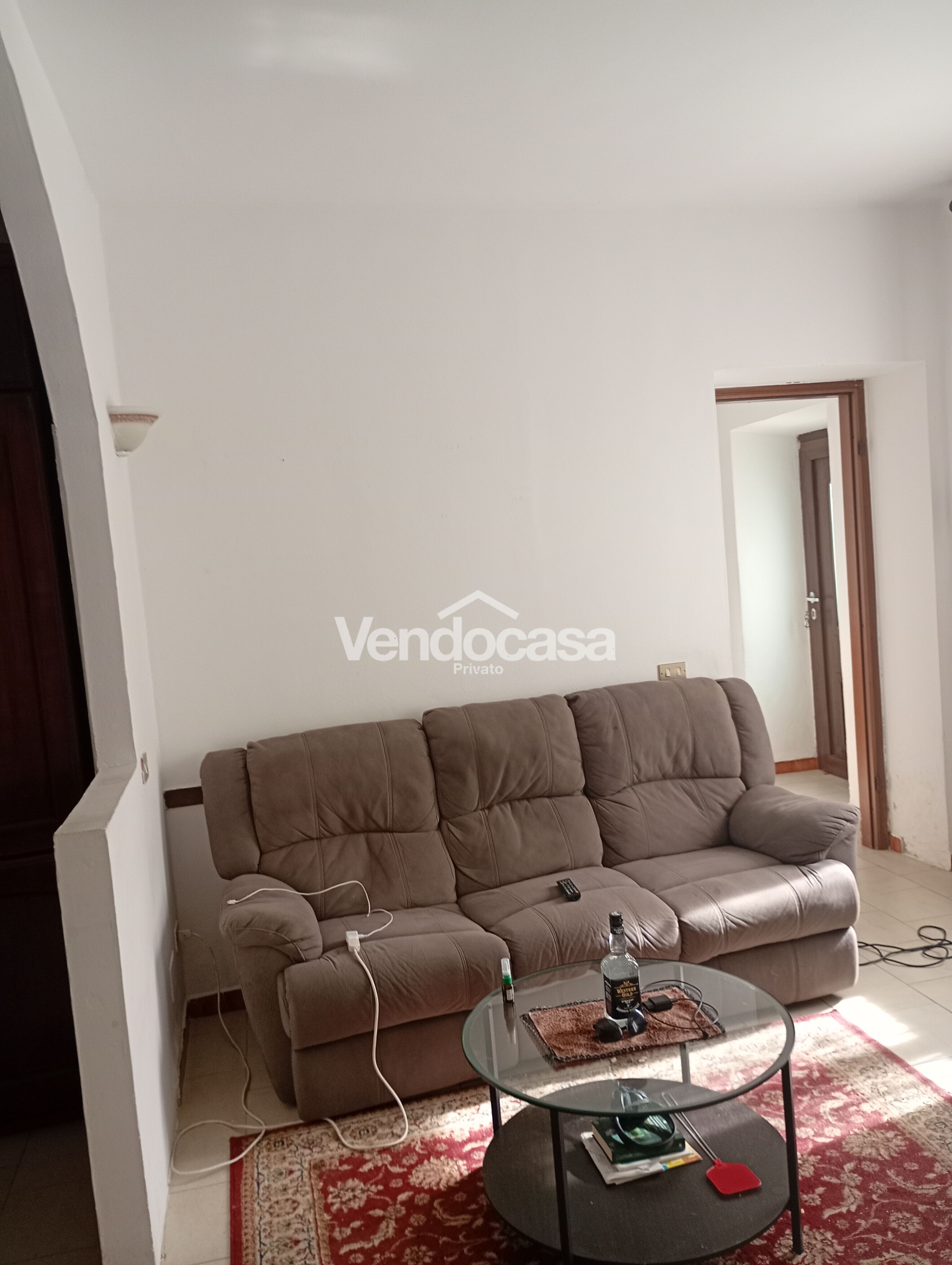 Trilocale da ristrutturare con box auto e posto auto – in vendita a Cassano Magnago – foto 1