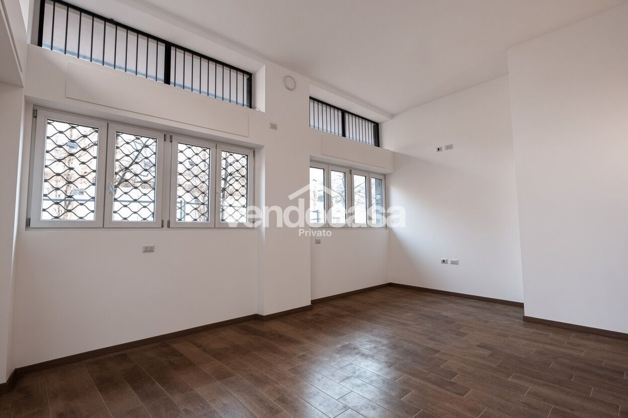 Locale commerciale zona City Life – in vendita da privato a Milano – foto 1