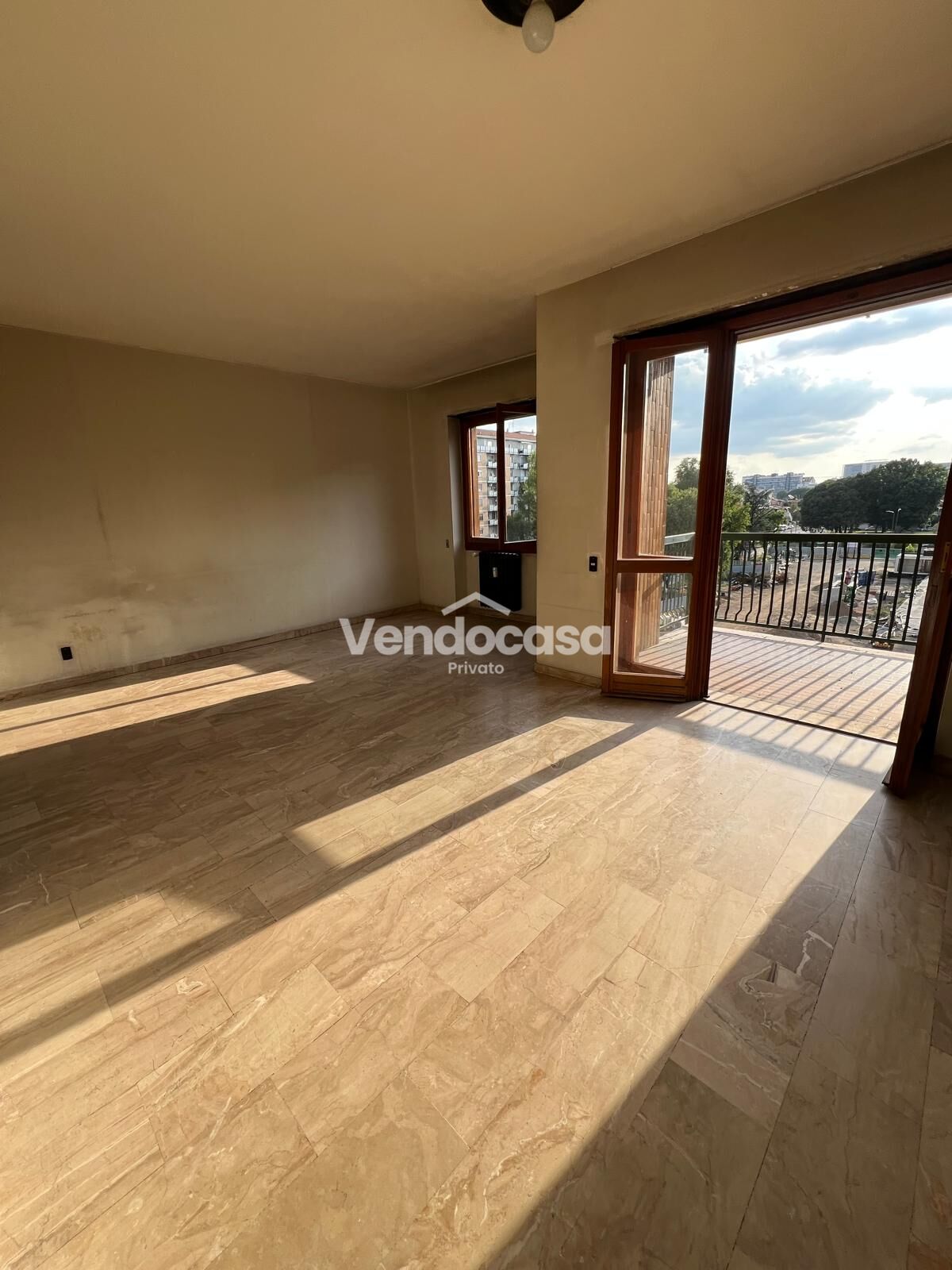 Ampio Quattro Locali con Doppi Servizi, Balconi, Cantina – in vendita a Milano – foto 2