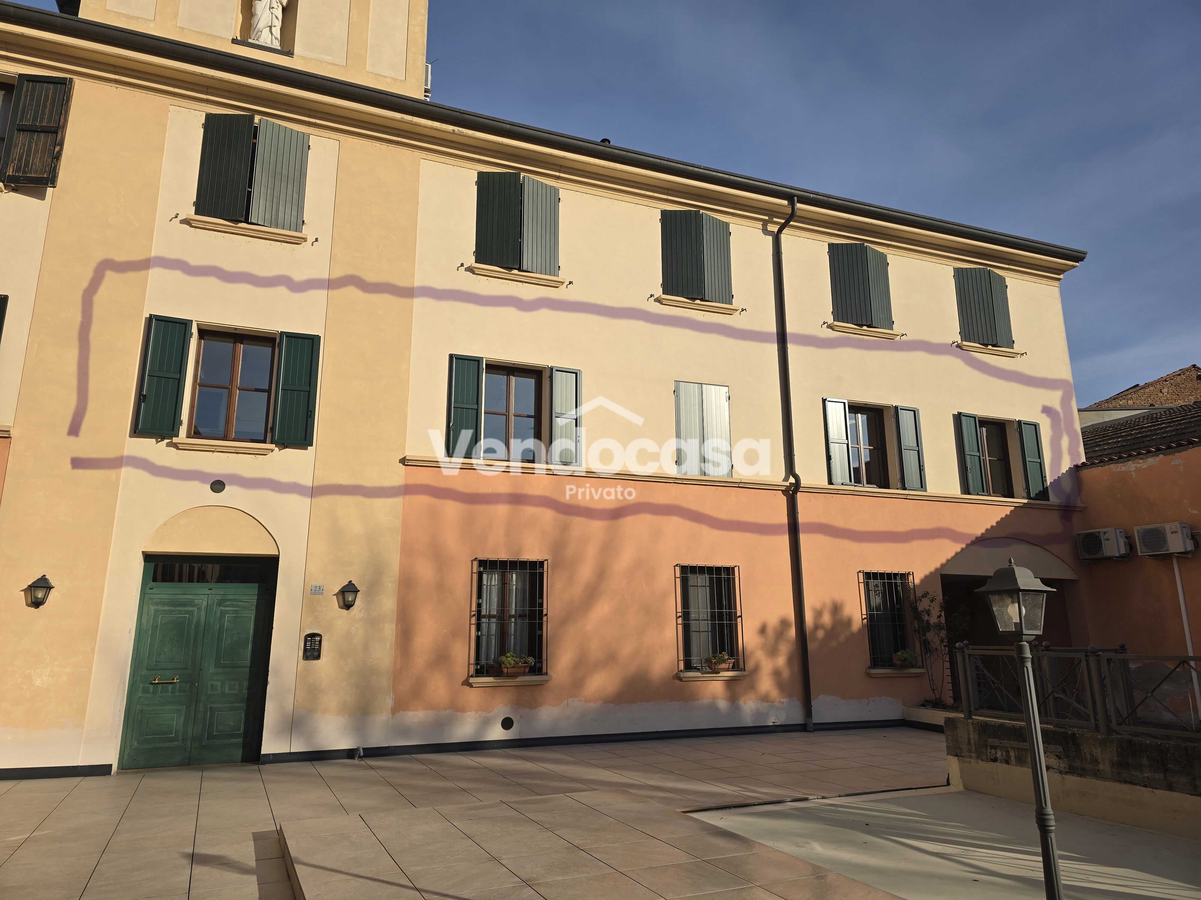 Appartamento di 5,5 vani , due bagni , luminoso e silenzioso – in vendita a Guastalla – foto 1