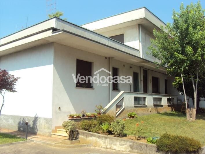 Appartamento in vendita a Caponago (MB)