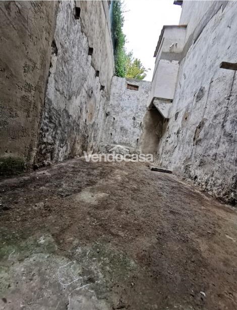 Magazzino-Garage in via San Domenico, Figline Valdarno (FI)