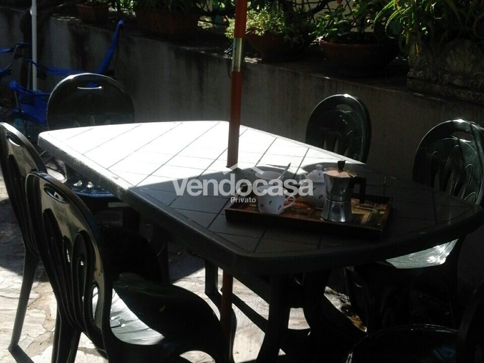 Appartamento immerso nel verde e nella tranquillità Rapallo (GE) - Surrounded by greenery and tranqu – in vendita – foto 2