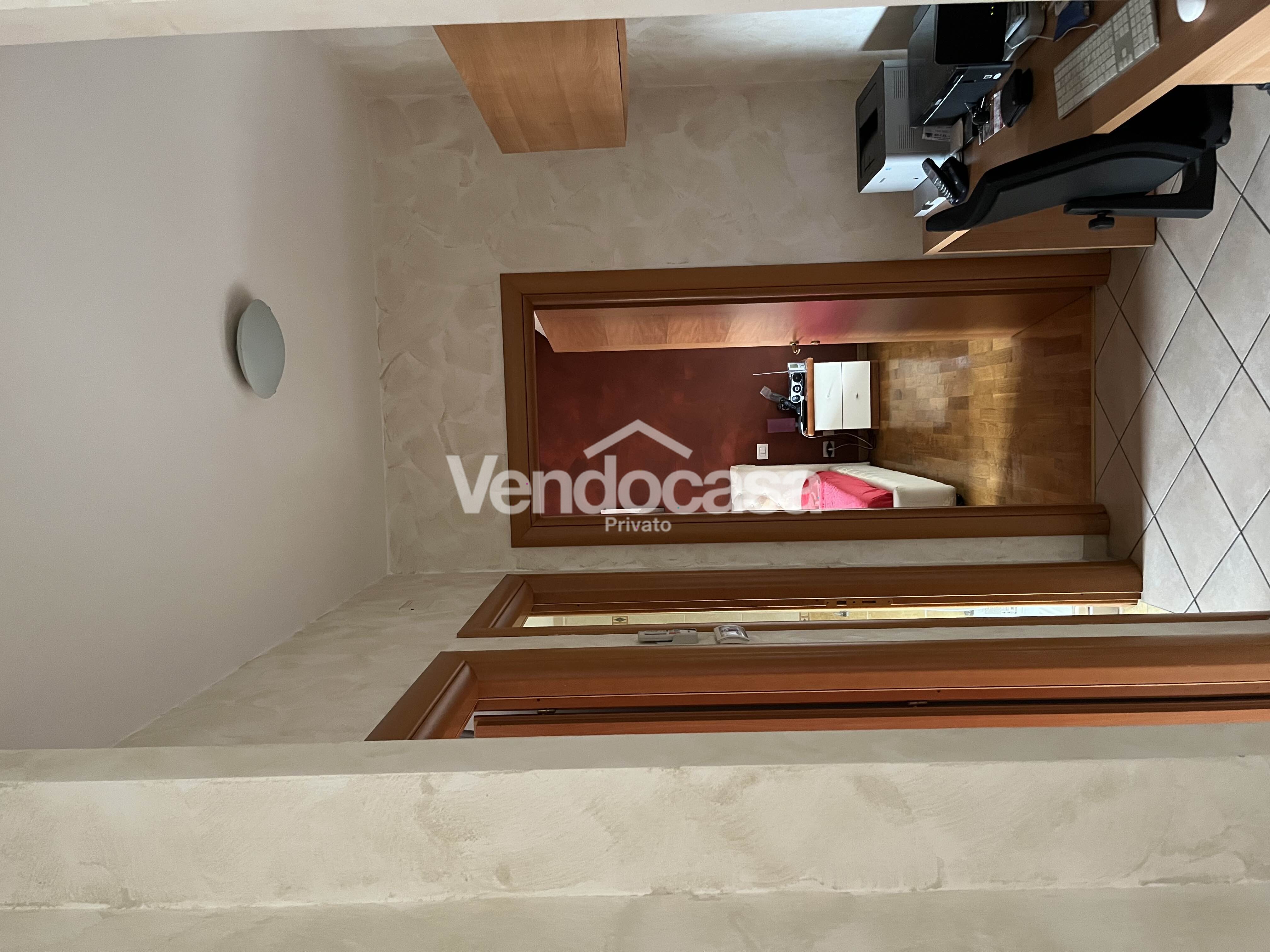 Bilocale con balcone, box e posto auto – in vendita da privato a Roma – foto 2