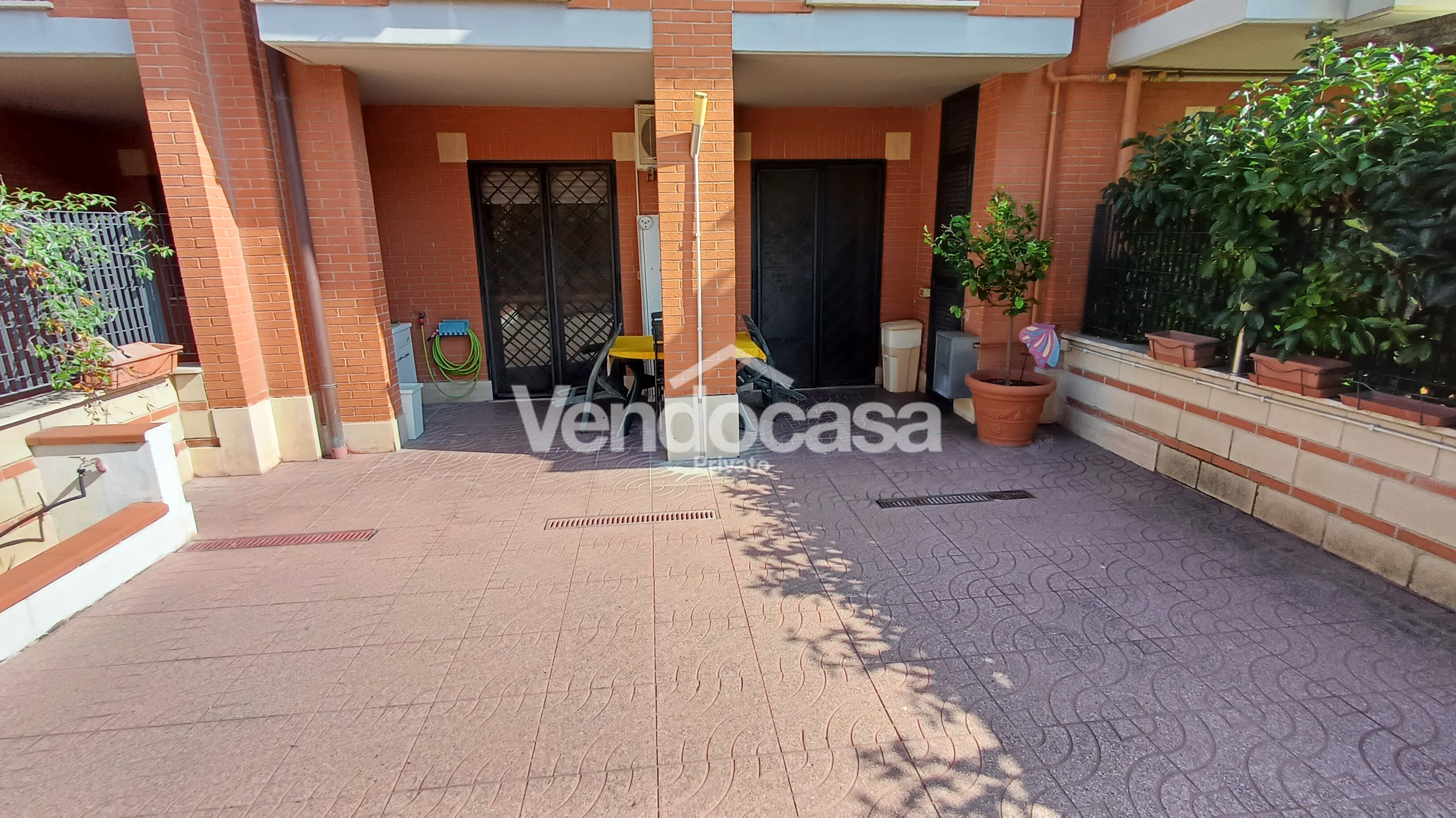 Bilocale arredato zona Romanina Petrocelli