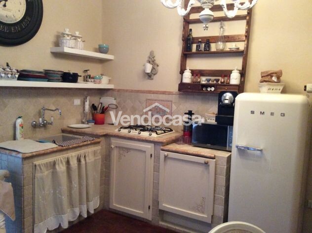 vendesi trilocale a Ruosina Versilia Forte dei marmi