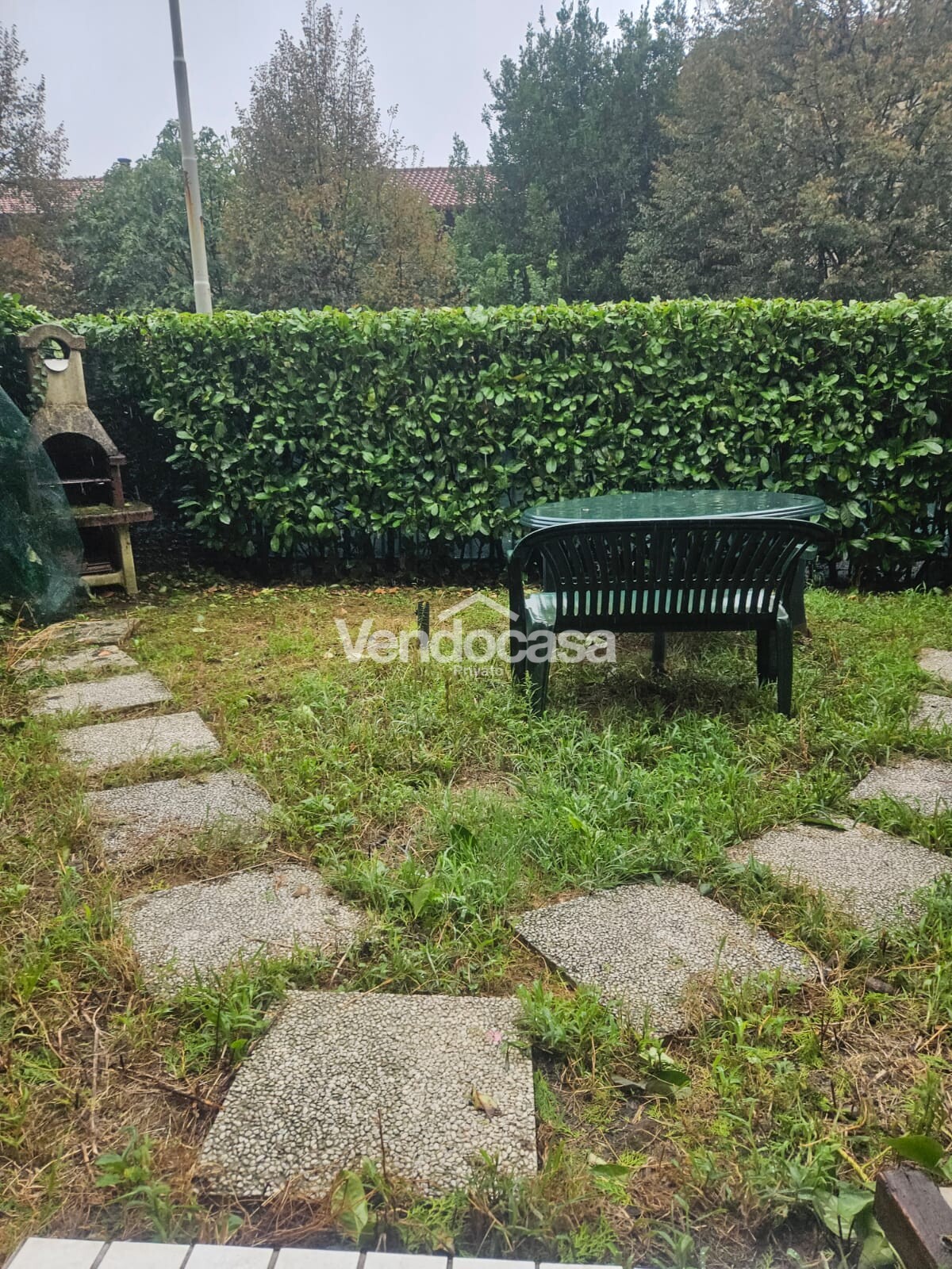 Vendesi Monolocale Ammobiliato a Bellinzago Lombardo, Milano con Giardino e Box Auto