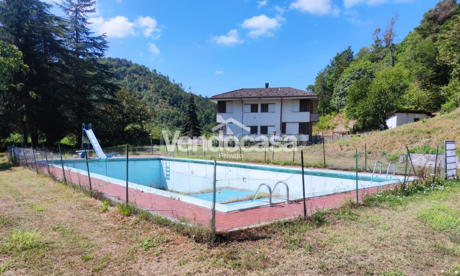 Villa con piscina