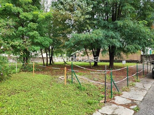TOLMEZZO (UD) Terreno edificabile residenziale mq. 690