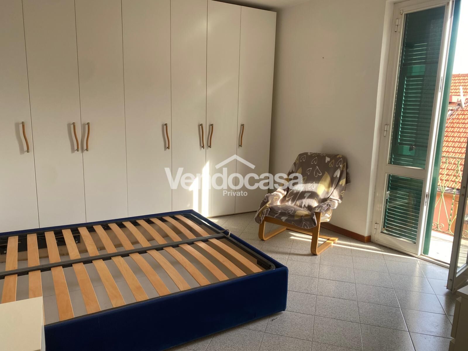 Appartamento in vendita a Vado Ligure a 50 metri dal mare con balcone. – foto 1