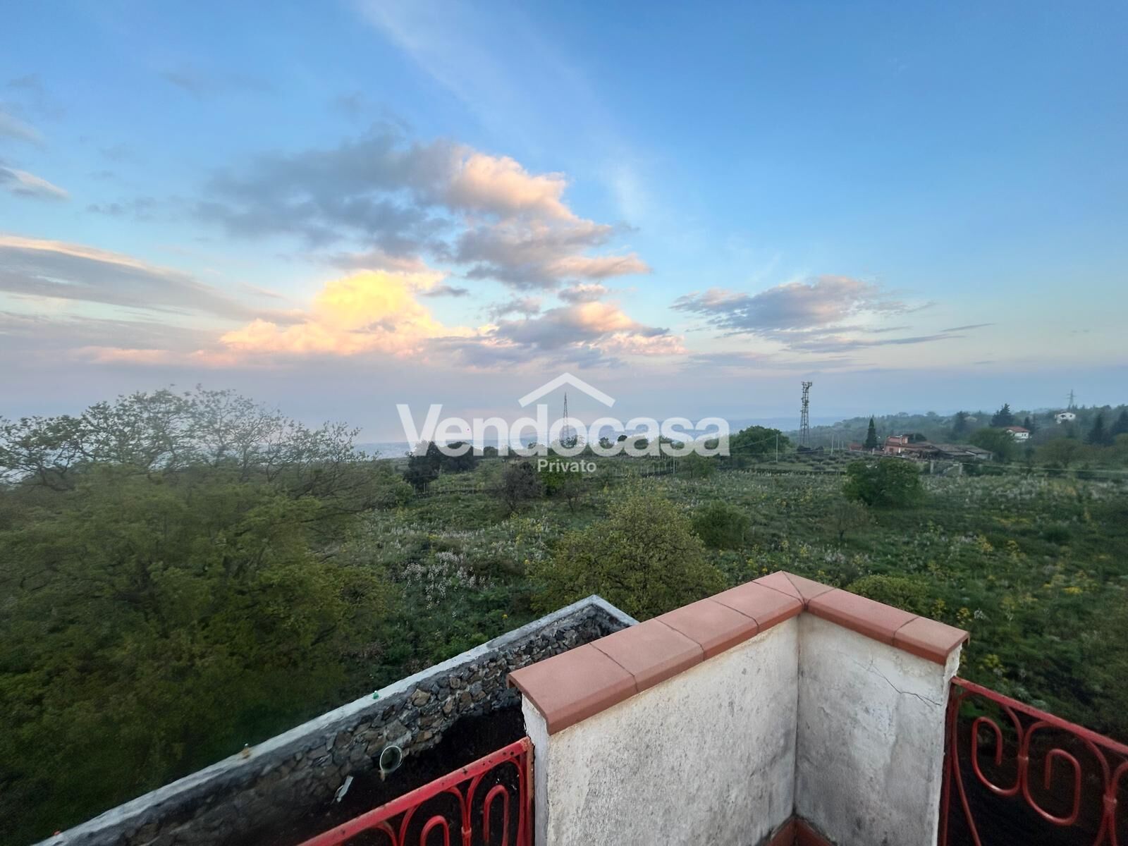 Villa panoramica con terreno
