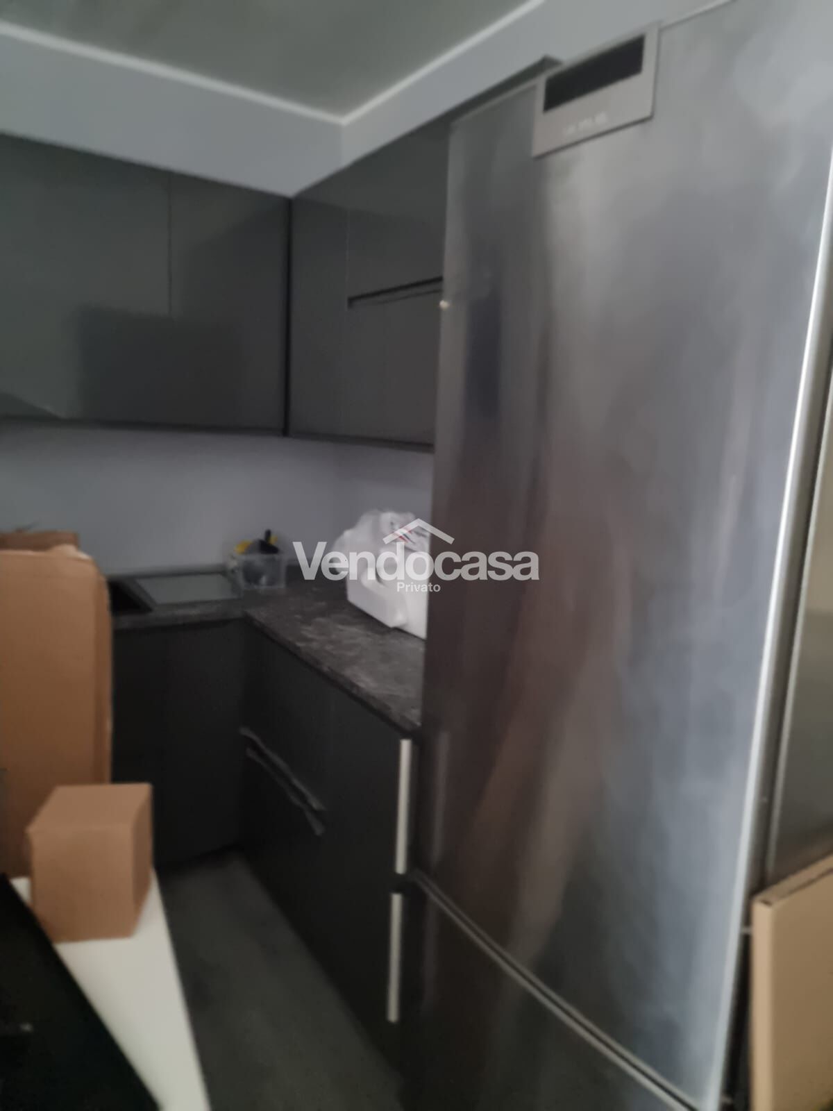 Appartamento su Alzaia Naviglio Pavese, 2 locali, 1 bagno, 1 camera da letto, zona silenziosa e con 