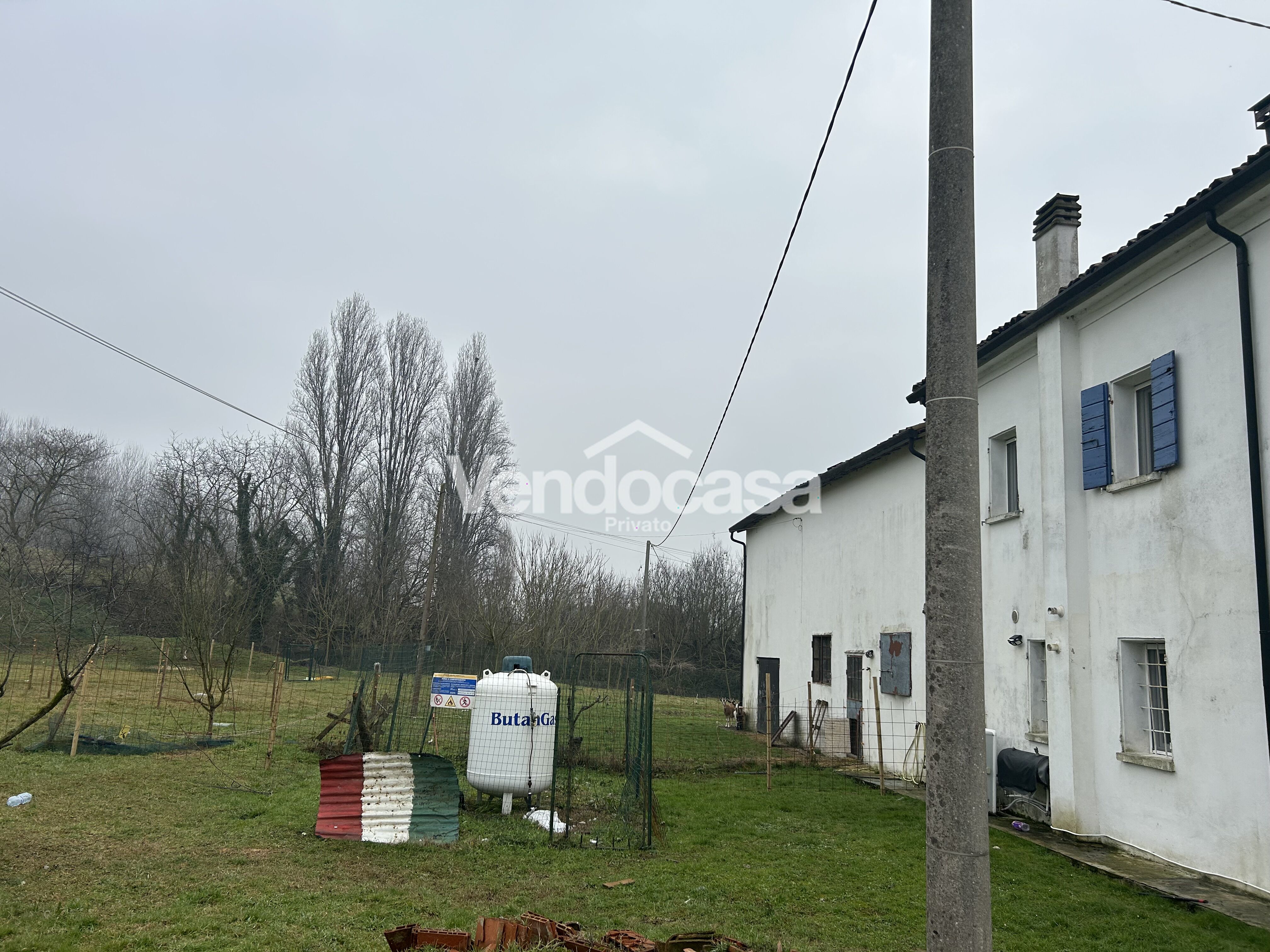 Casa in Campagna, un luogo tranquillo e bello – in vendita a Quingentole – foto 1
