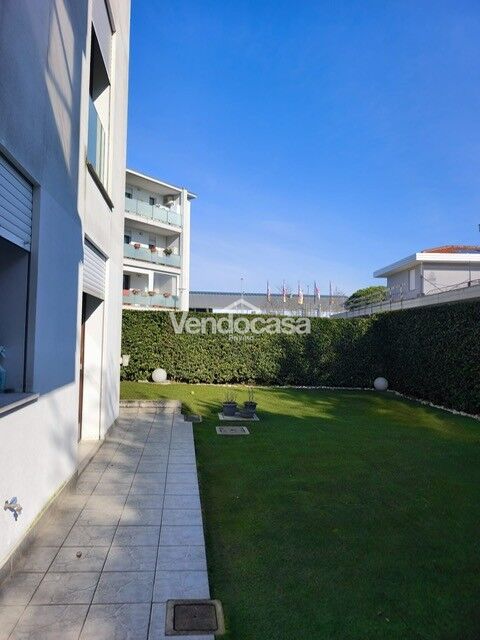 Appartamento con ampio giardino privato