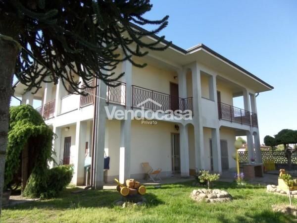 Villa Bifamiliare