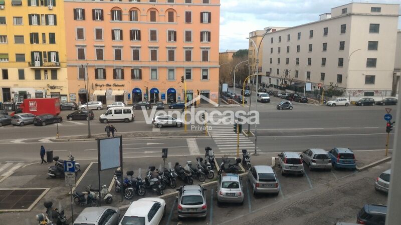 IMMOBILE TRILOCALE – VIA APPIA NUOVA - PIAZZA PONTE LUNGO – in vendita a Roma – foto 2