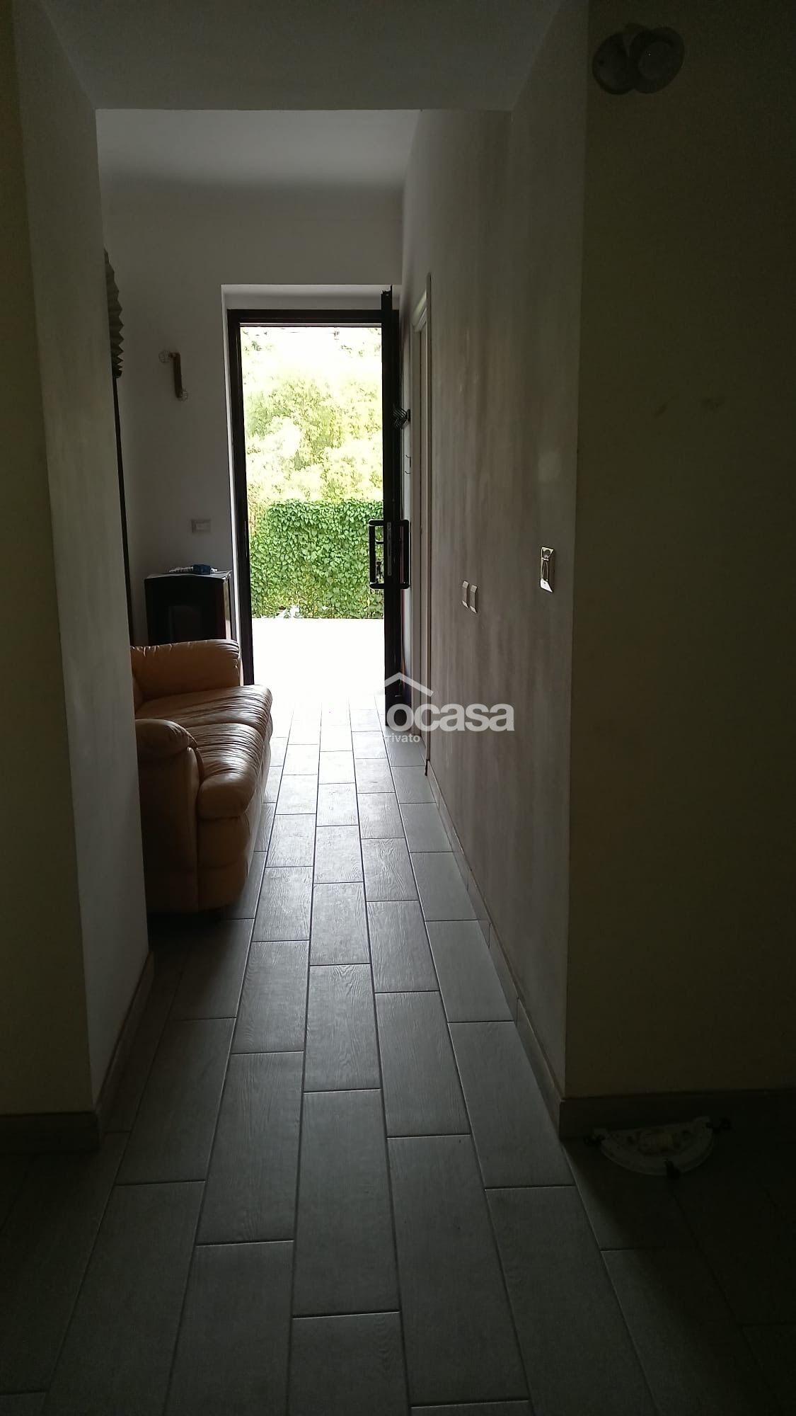 Vendo alloggio con terreno posto auto terrazzo esposto a sud zona tranquilla e servita