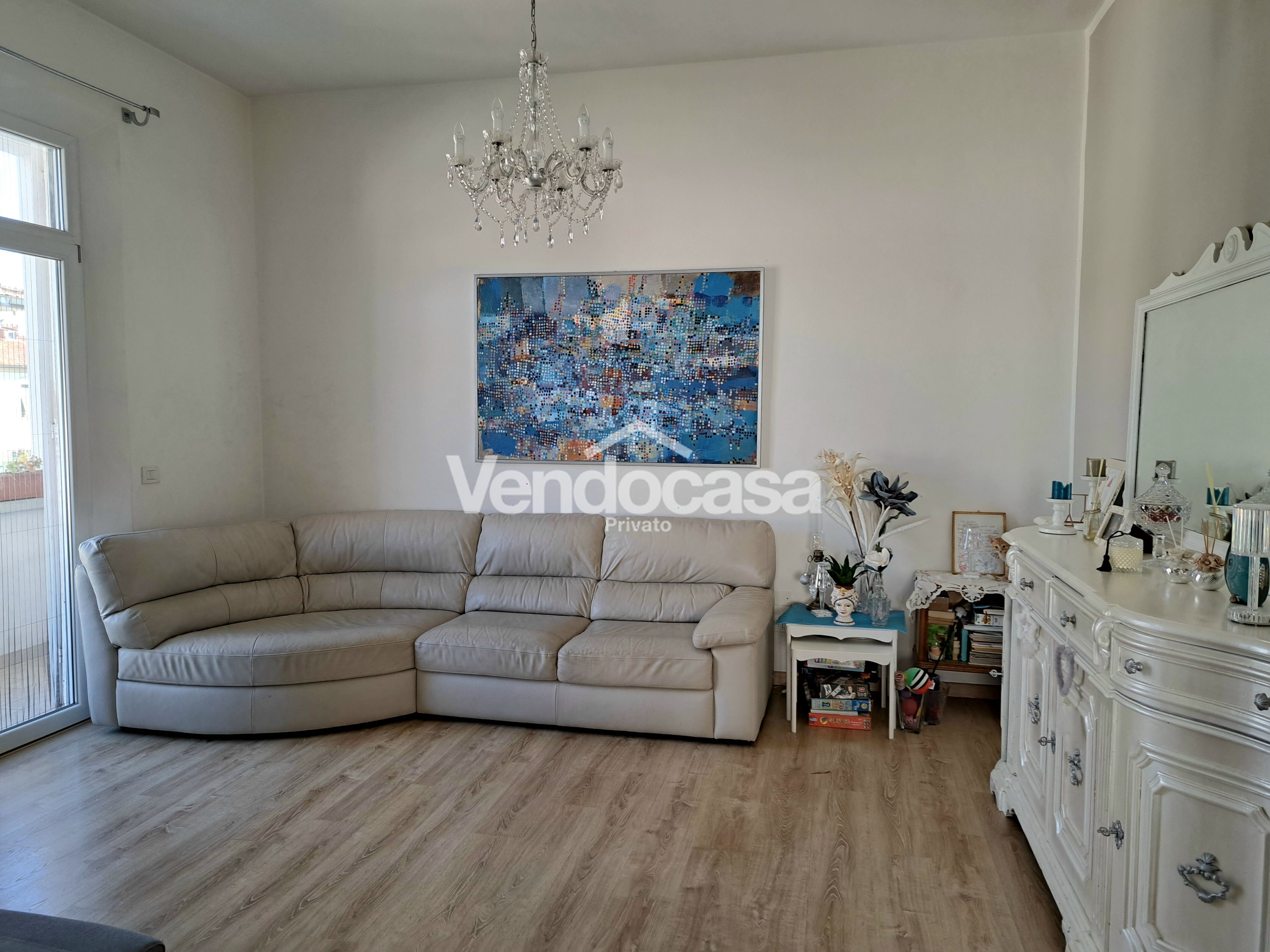 Appartamento di pregio con ingresso indipendente a Empoli in Toscana con resede privato – in vendita – foto 1